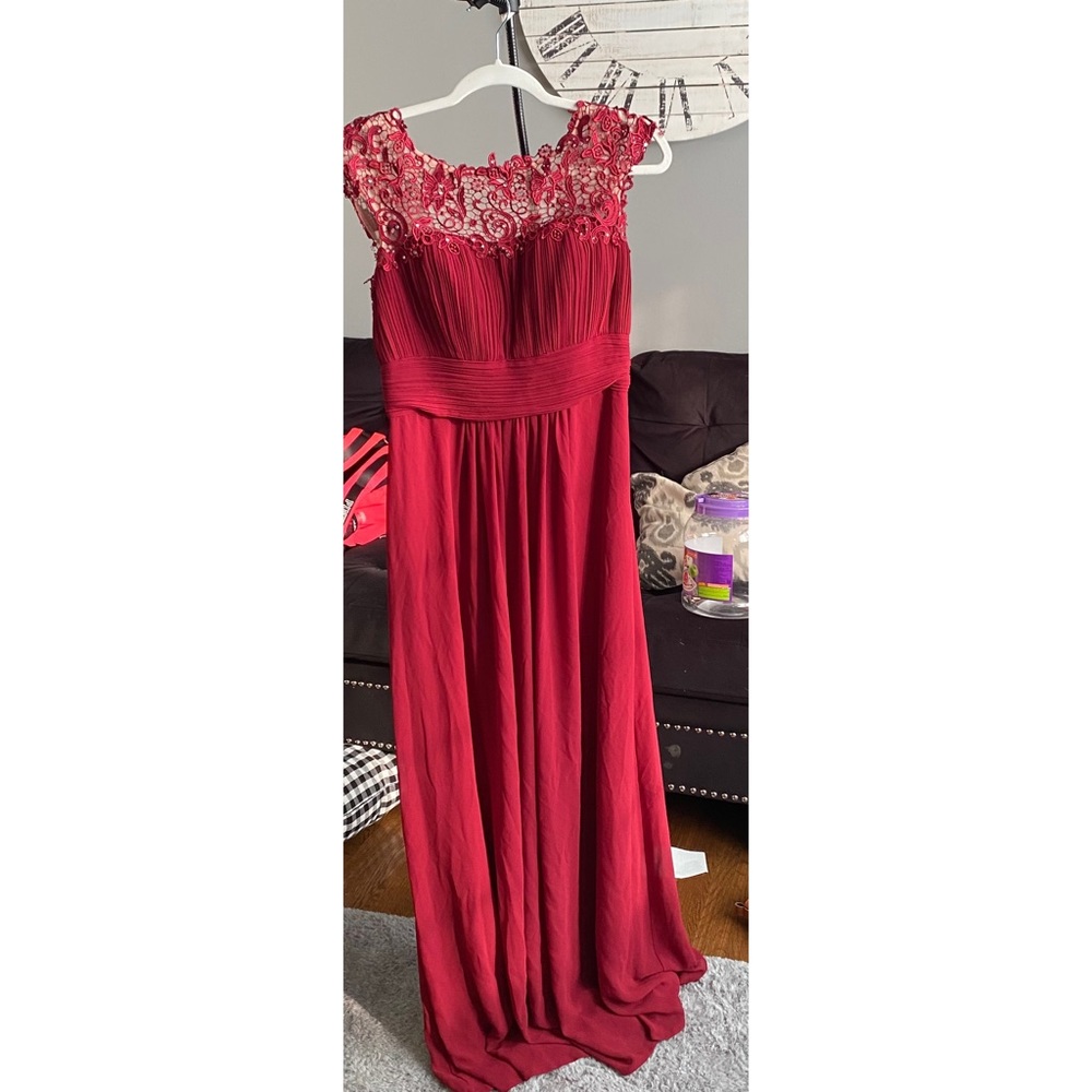 Great for a wedding guest . There are no flaws it just needs to be ironed .